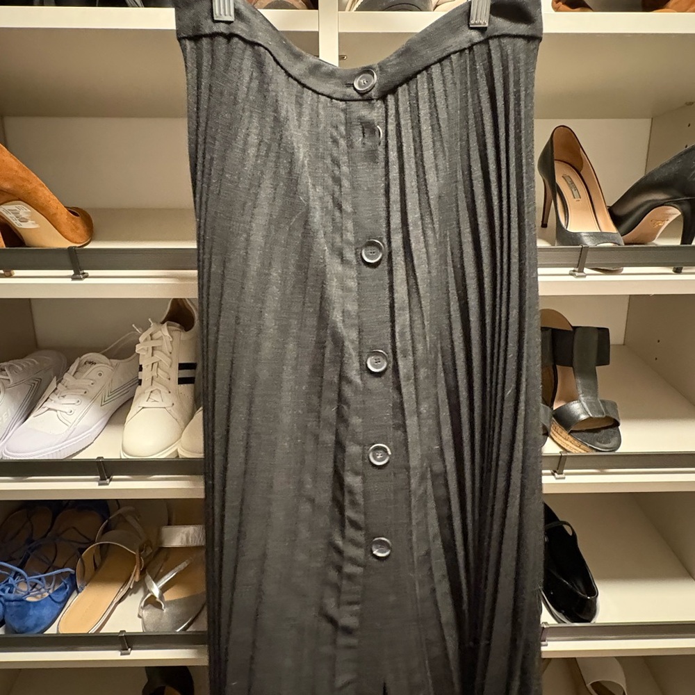 NWT Zara Elegant Grey Pleated Skirt Size S